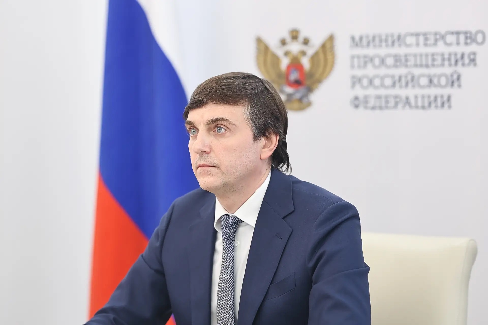 Минпросвещения разработает ИИ-помощника для педагогов